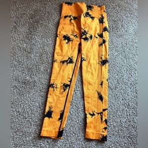 Yellow & Black Tie-Dye Leggings
